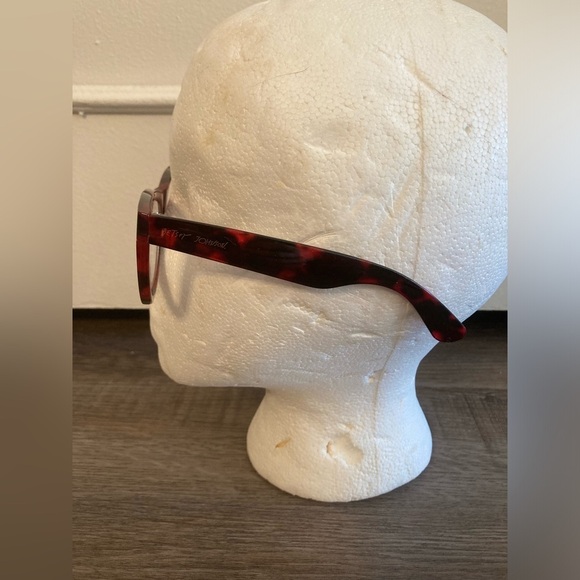 Betsey Johnson Red Tortoise Lisa Reader +2.00 NWOT - Picture 2 of 7